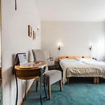 Szálloda Set 4*