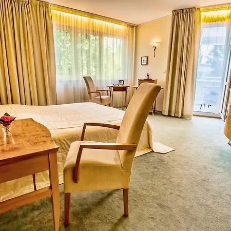 Hotel Set 4*