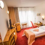 Hotel Set Pressburg