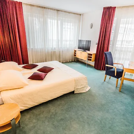 Hotel Set Pressburg