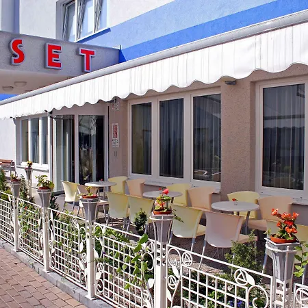 Set 4* Братислава